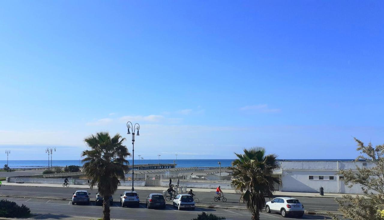 リド・ディ・オスティアRome Seaアパートメント エクステリア 写真